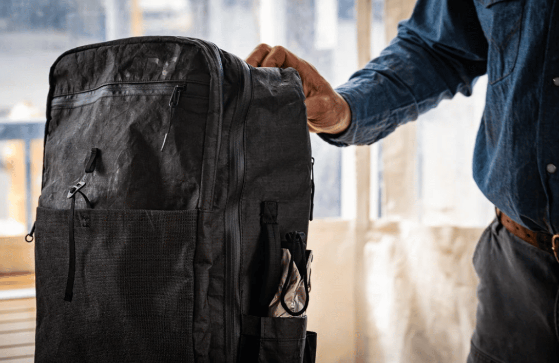 シックスムーンデザインズオールデイキャリーバックパック | 68travel